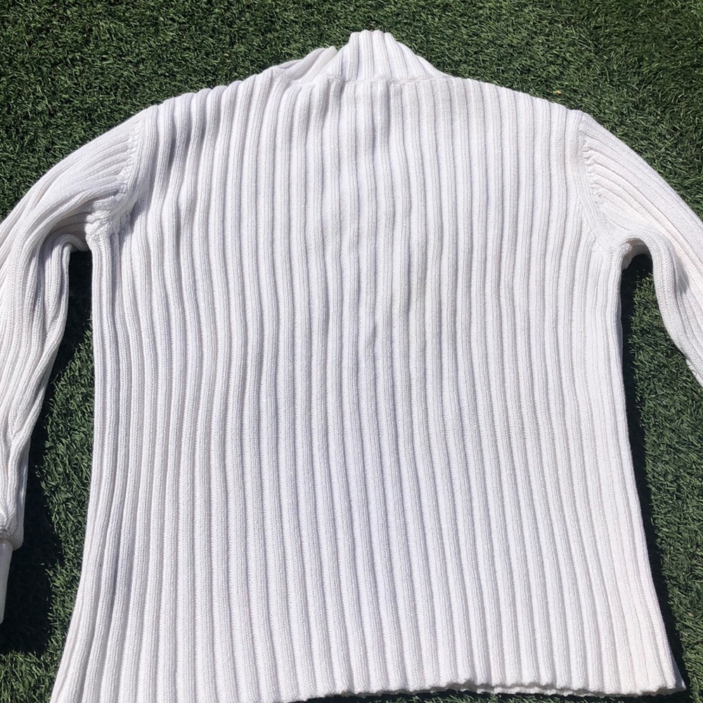 White sweater. - Picture 5 of 5